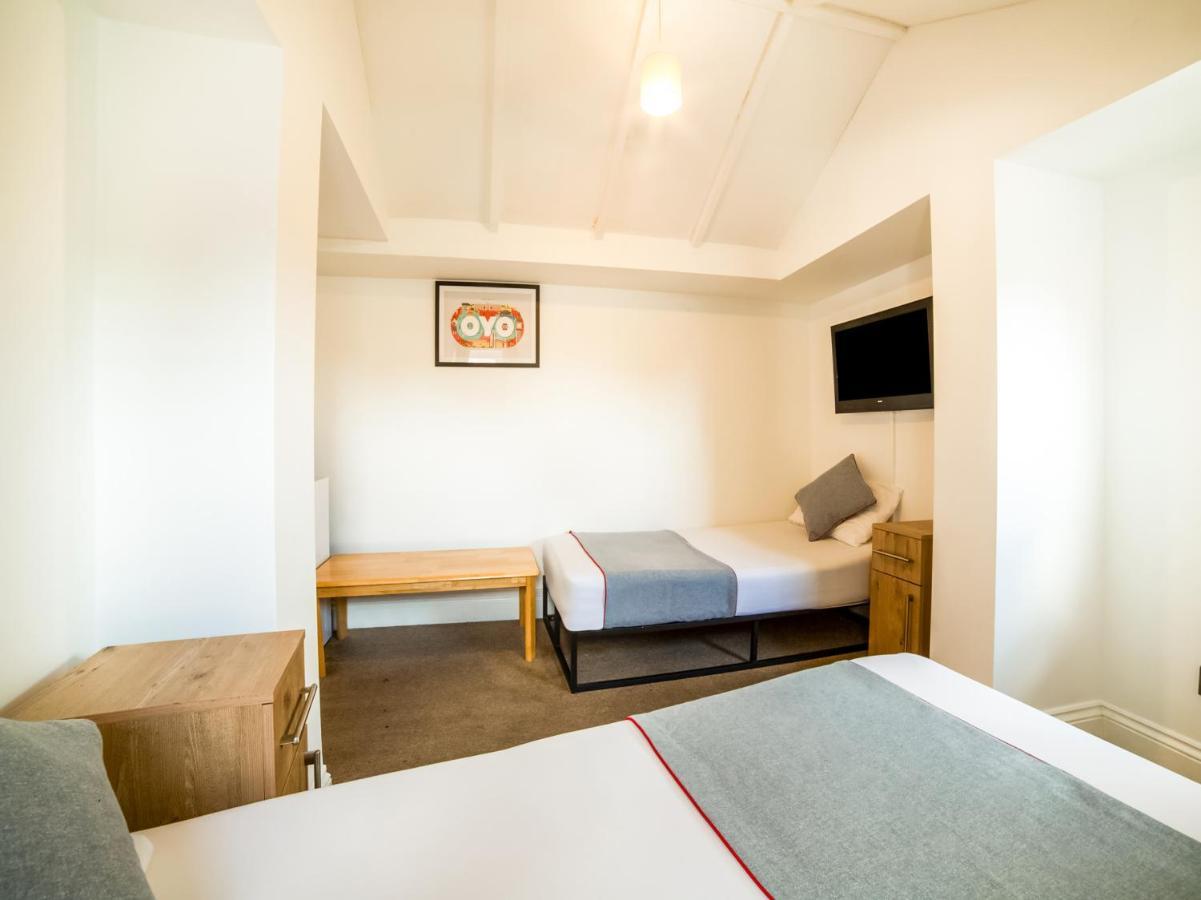 Oyo Tamtam Acton Hotel London Exterior photo