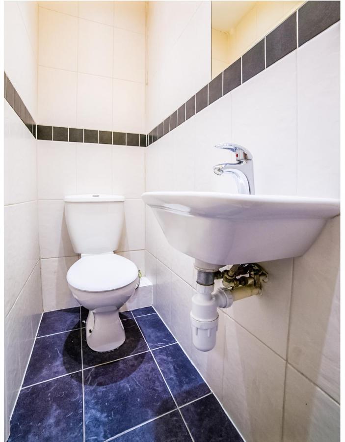 Oyo Tamtam Acton Hotel London Exterior photo