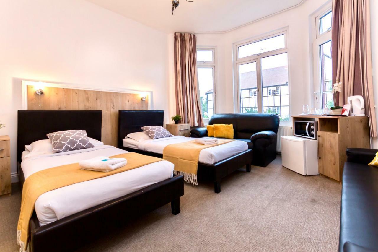 Oyo Tamtam Acton Hotel London Exterior photo