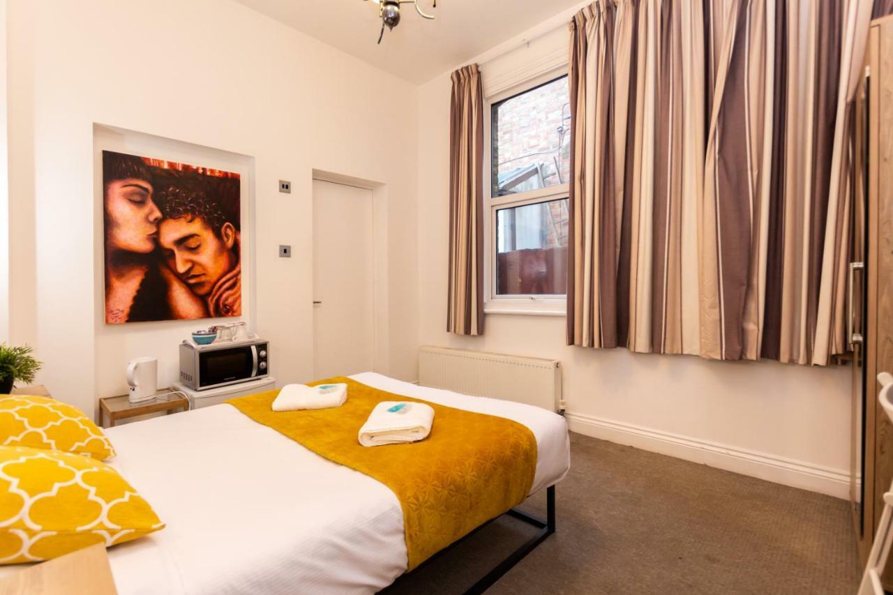 Oyo Tamtam Acton Hotel London Exterior photo